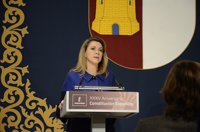 Cospedal: "No estamos en condiciones de cambiar la Constitución ni de abrir una puerta que no sabemos dónde lleva"