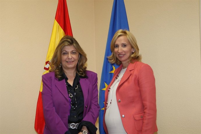 Secretaria de Estado de Empleo, Engracia Hidalgo, y la presidenta de Ceaje