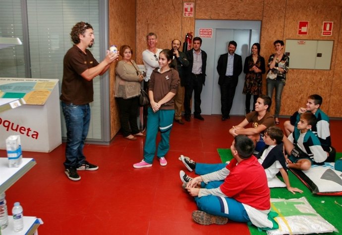 Carlos Alonso visita el aula medioambiental del PIRS