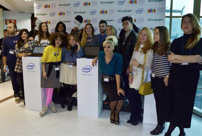 Gymkhana solidaria look 2 por 1 afterwork carla royo vilanova francine galvez