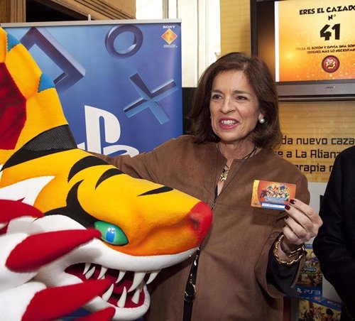 Ana Botella inaugura un espacio de Invizimals en la Estación del Norte