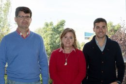 Os investigadores Alberto Enrique, Paloma Bescansa e Iñigo Virto