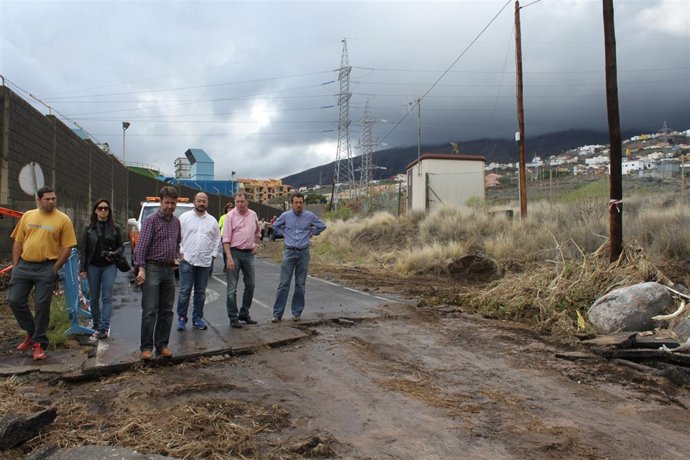 Carretera de acceso a Bajo La Cuesta