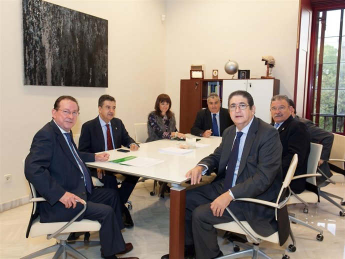 Reunión en el Colegio de Abogados de Sevilla 