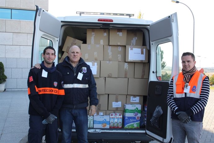 Recogida de alimentos en la campaña 'Llenamos la despensa'