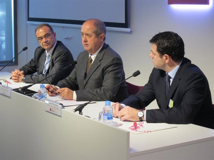 J.M.Desco (T-Systems Iberia) conseller F.Puig,Ó.Pallarols (Mobile World Capital)
