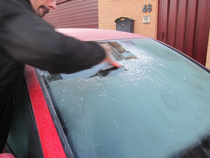 Coche helado, frío.