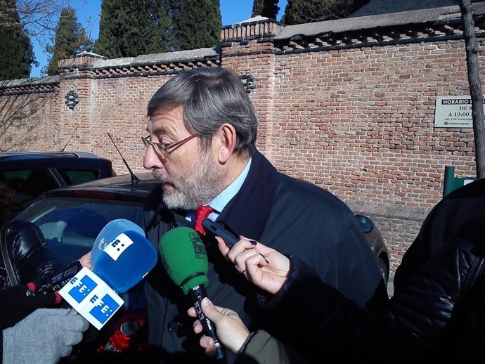 Lissavetzky atiende a los medios de comunicación