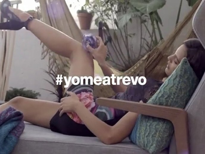 Anuncio de fragancias de Desigual