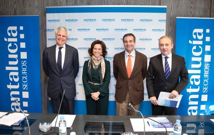 Santalucía firma acuerdos con la AECC, Cáritas y Cruz Roja Española