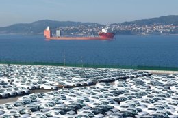 El buque 'Blue Marlin' en la Ría de Vigo