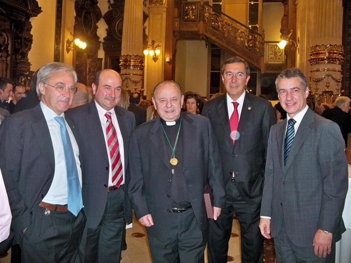 Juan María Uriarte, en la entrega de la medalla de Ilustre de Bizkaia