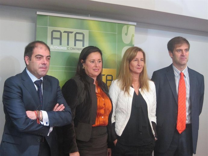 Lorenzo Amor en un acto de ATA Cantabria en Santander