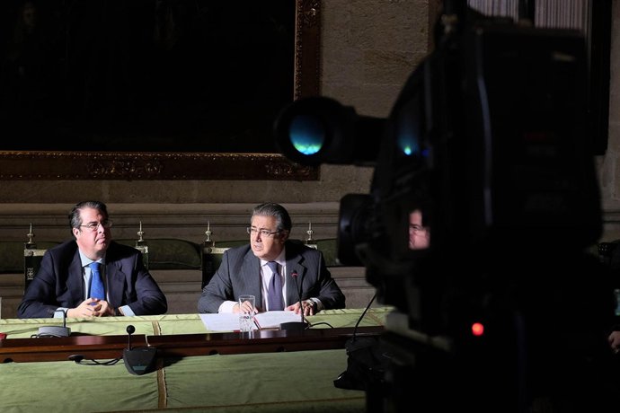 Serrano y Zoido, en rueda de prensa