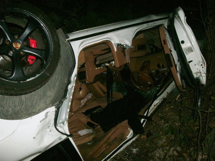 Coche siniestrado en accidente de tráfico málaga villanueva del trabuco MA-4100 