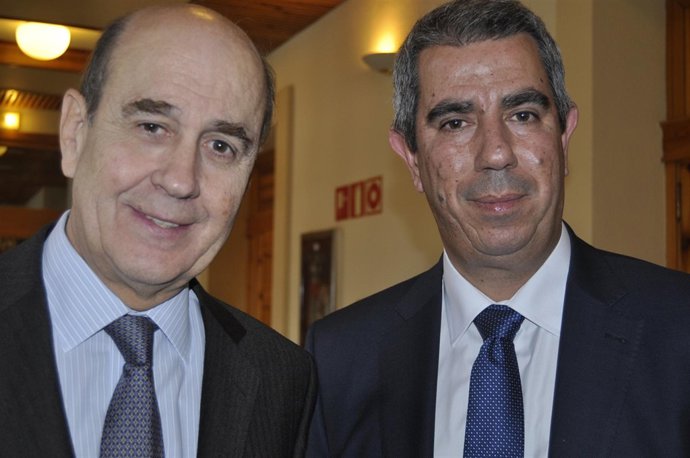 El consejero Fernández de Alarcón y el director de Caudé, Alejandro Ibrahim.