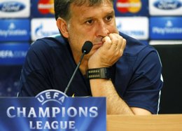 Gerardo Tata Martino en rueda de Champions