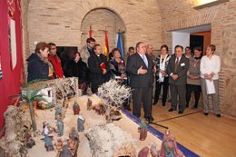 Vicente Tirado, Cortes