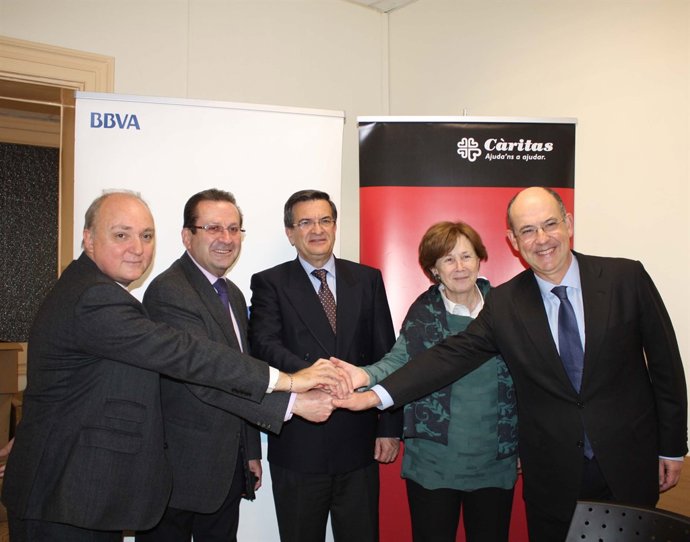 Acuerdo entre el BBVA y Cáritas para ceder 50 viviendas de alquiler social
