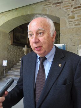 Juan Casares Long, rector de la Universidade de Santiago de Compostela