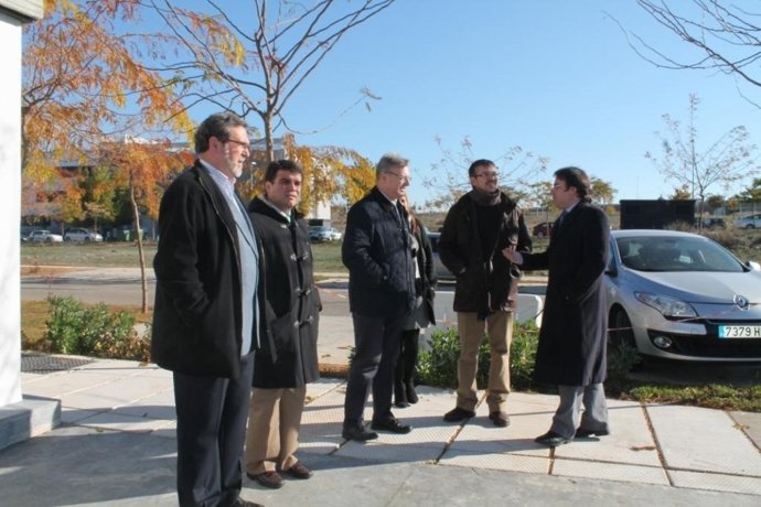 Primo Jurado (centro) durante su visita a Rabanales 21