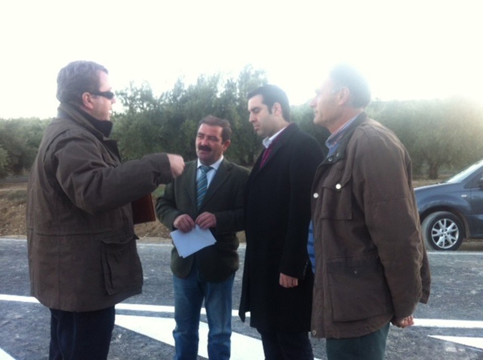 Visita de José Castro a obras en las intersecciones de la JA-4302