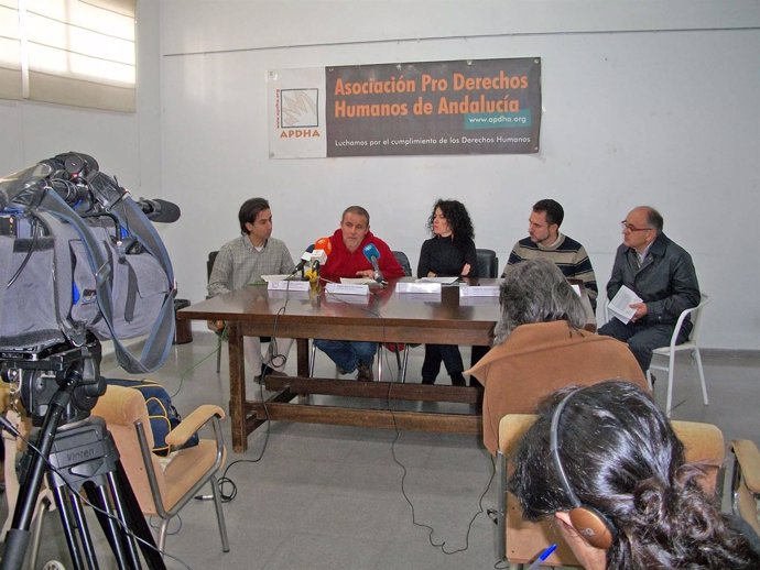 Presentación vulneraciones derechos humanos en Andalucía