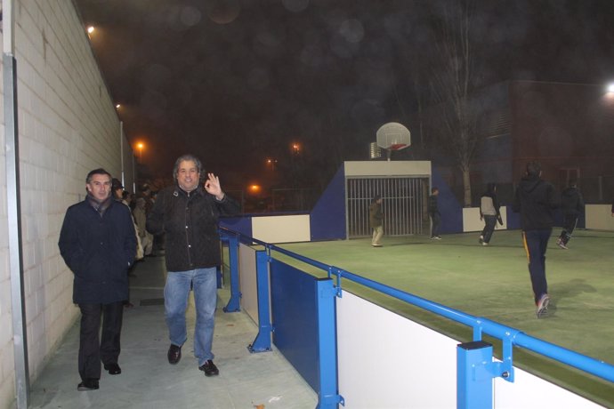 Beamonte y Melús han visitado la nueva pista deportiva de Pinseque