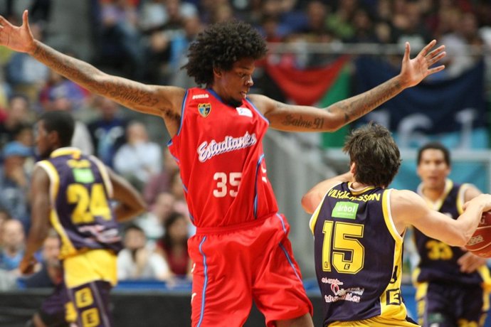 Lucas Nogueira (Estudiantes)