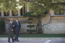El Rey y el presidente del Gobierno paseando en Marivent