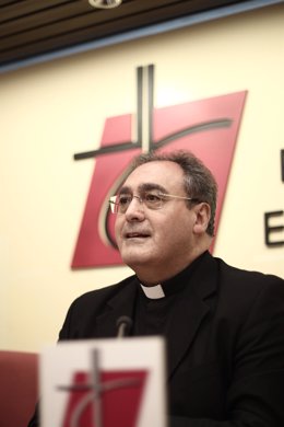 El secretario general de la CEE, José María Gil Tamayo