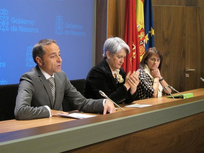 Juan Luis Sánchez de Muniáin, Lourdes Goicoechea y Marta Vera.