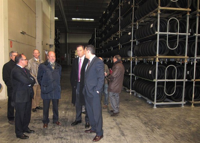 Visita del alcalde de Valladolid a las naves de Centrolid