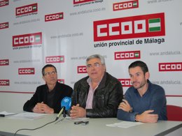 Antonio Hidalgo, Juan Santamaría e Iñigo Vicente, en la sede de CCOO