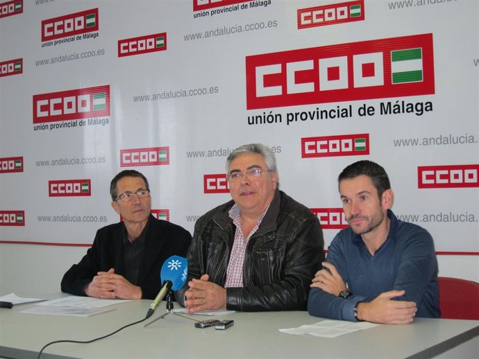 Antonio Hidalgo, Juan Santamaría e Iñigo Vicente, en la sede de CCOO