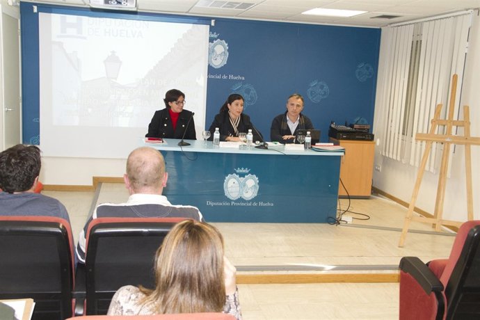 Reunión con alcaldes en la Diputación. 