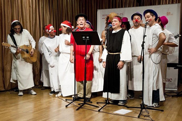 VILLANCICO SOLIDARIO DE LOS INHUMANOS Y FOFITO, A FAVOR DE LA LUCHA CONTRA EL CA