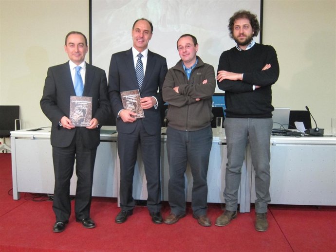 Presentación del libro sobre las cuevas prehistóricas de Cantabria