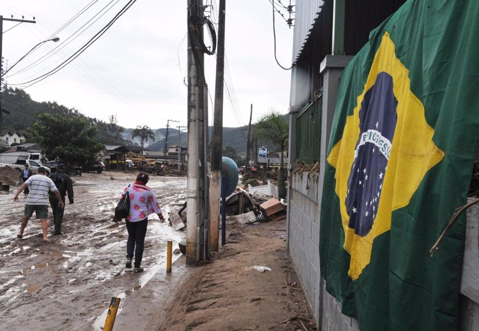 Fuertes Lluvias En Brasil       