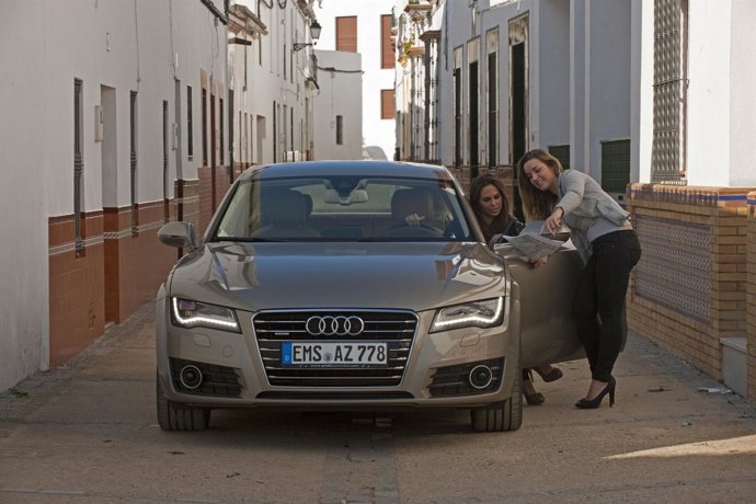 Conductoras jóvenes (conductor, conductores)