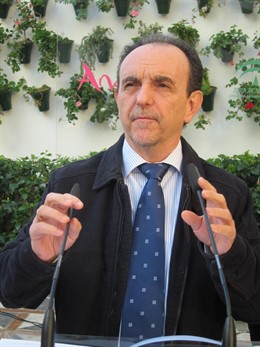 El consejero de Turismo y Comercio de la Junta de Andalucía, Rafael Rodríguez