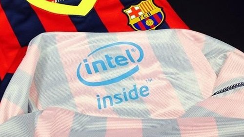 El logo de Intel, literalmente "inside" de las camisetas del FC Barcelona