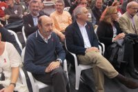Consulta.- Rubalcaba la rebutja i diu que té "tot parlat" amb Rajoy sobre com reaccionar
