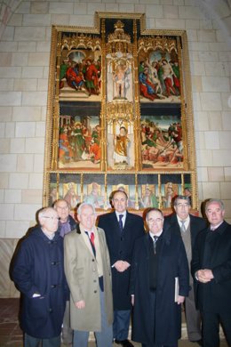 Autoridades en la entrega del retablo San Lorenzo de la iglesia de Ventosa 