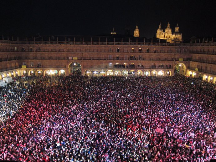  Celebración De La Nochevieja Universitaria En La Plaza Mayor De Salamanca
