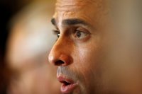 Capriles acusa a Maduro de "regalar" petróleo a otros países