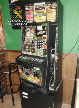 Máquina recreativa forzada en Villablino
