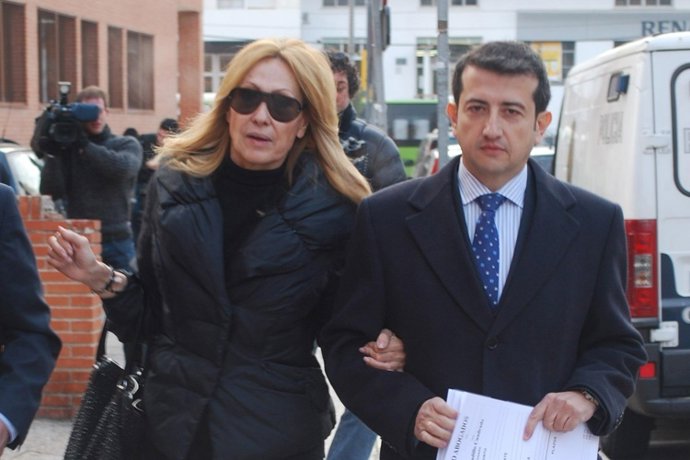 Rosa Benito firma el divorcio 
