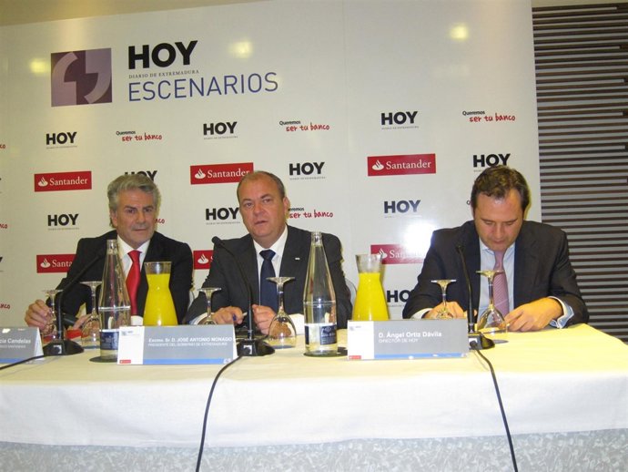 Monago en desayuno informativo, Badajoz