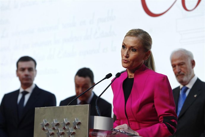 Cifuentes vuelve a la vida pública